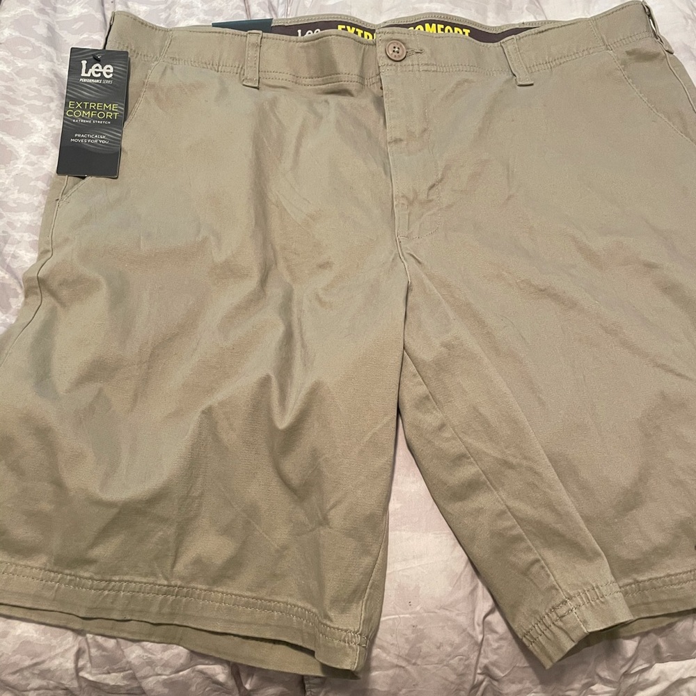 Men’s Lee Extreme Comfort Size 42 Shorts